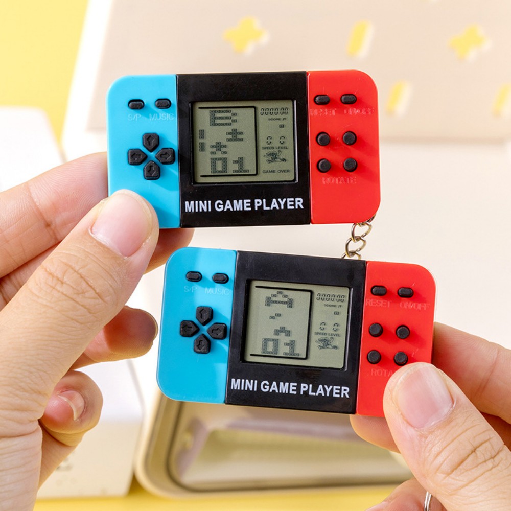Gaming Console Keychain - クラシックテトリスハンドヘルドゲームコンソールキーホルダーレトロポータブルノスタルジックなパズルおもちゃ男性と女性向け
